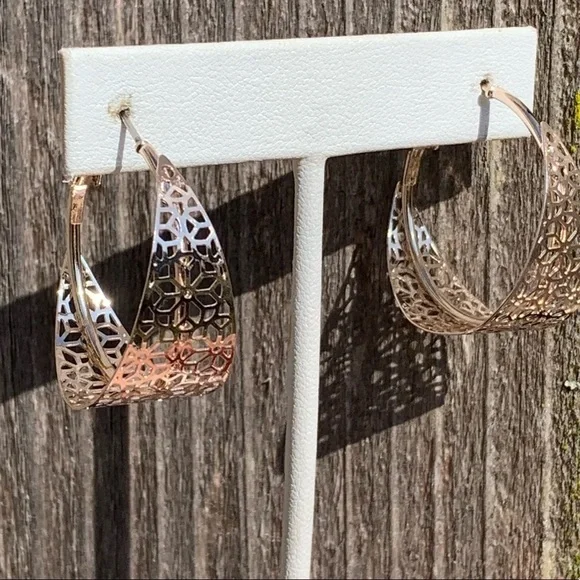 Rose gold tone hoop earrings floral cutout design new coastal cowgirl boho - Picture 2 of 11